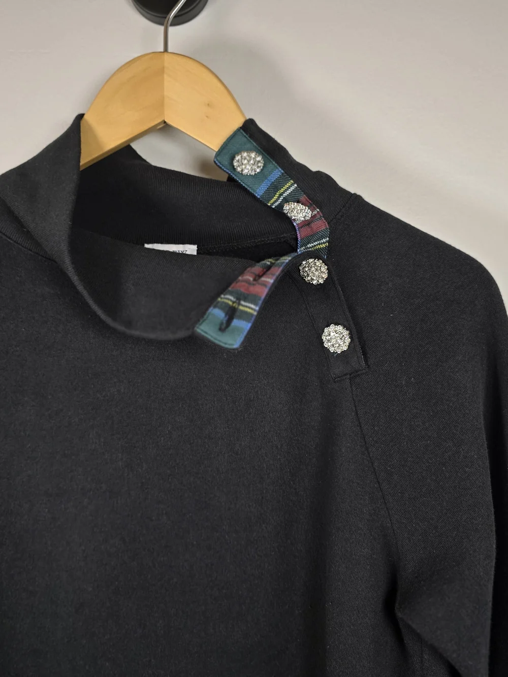 Women's Sweater Loose Fit Holiday Style With Plaid And Sparkly Stone Detail.